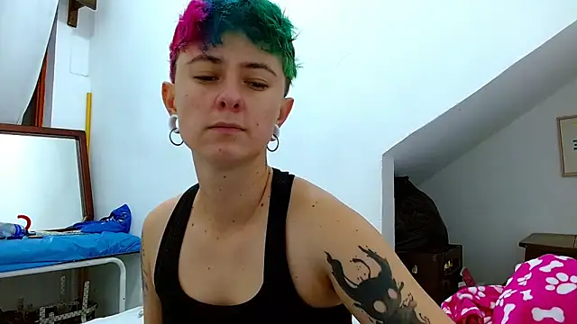 tomboyblue online show from November 24, 2025, 6:02 am