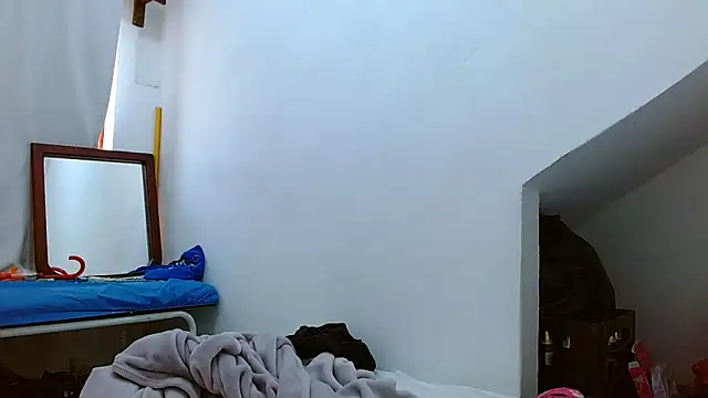 tomboyblue online show from November 24, 2025, 6:07 pm