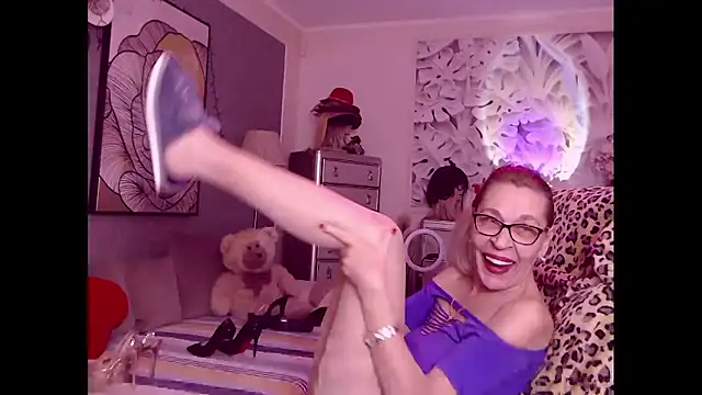 HornyMilf 555 online show from January 9, 2026, 3:48 pm