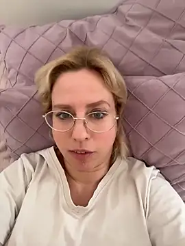 MariaValentine online show from March 19, 2026, 8:40 am