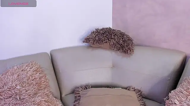 DahianaLincoln online show from September 24, 2025, 5:38 pm