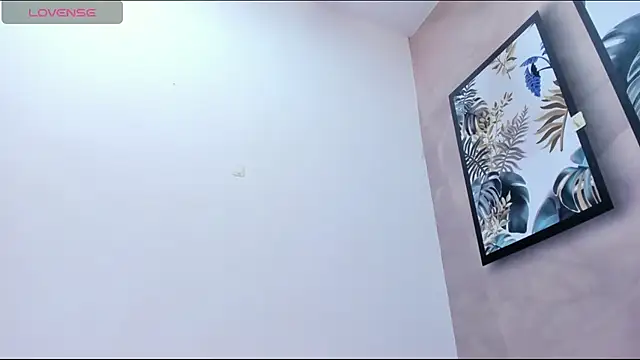 DahianaLincoln online show from November 4, 2025, 5:56 pm