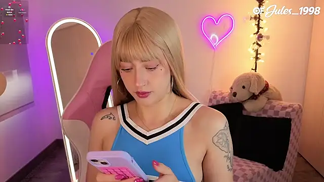 violet ch online show from February 23, 2026, 7:33 pm