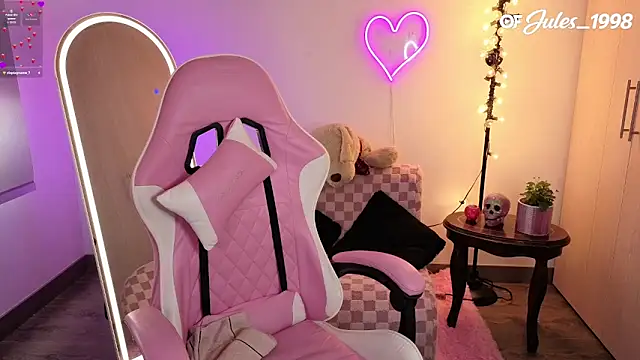 violet ch online show from April 10, 2026, 7:40 pm