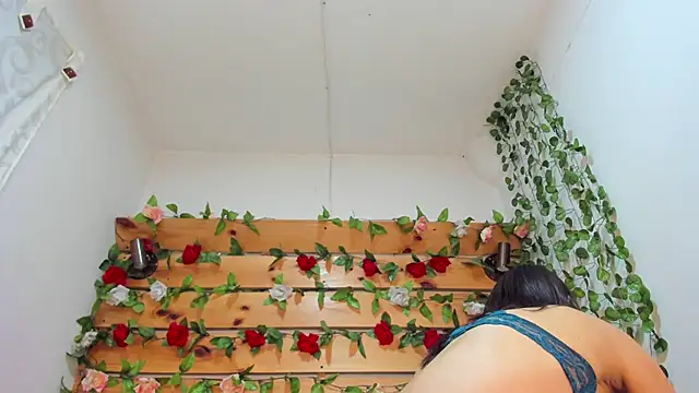 daniela casallas  online show from March 20, 2025, 5:36 pm