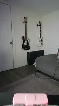 cnc cutiexx online show from April 17, 2026, 2:25 am