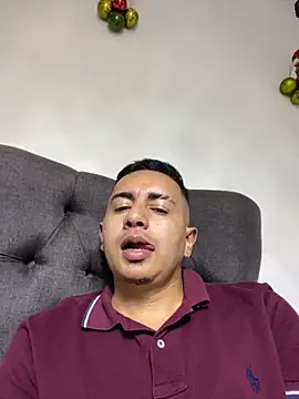 Snapshot of DanielGomez9 chatting on December 25, 2024, 3:18 am DanielGomez9 online show from December 25, 2024, 3:18 am