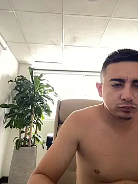 Snapshot of DanielGomez9 chatting on January 3, 2025, 9:05 pm DanielGomez9 online show from January 3, 2025, 9:05 pm