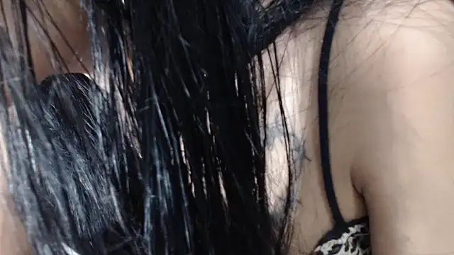 Livia Diaz online show from November 9, 2025, 1:04 am