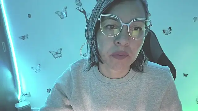 Lady breaks hearts online show from April 12, 2026, 10:31 am