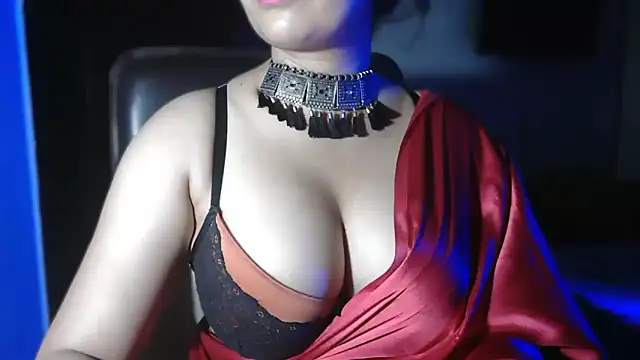 Snapshot of urvashihott chatting on September 30, 2025, 4:56 pm urvashihott online show from September 30, 2025, 4:56 pm