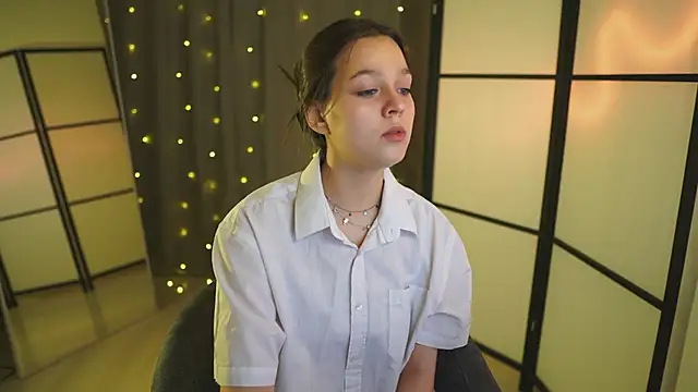 Addelin Moon online show from February 19, 2025, 3:27 pm