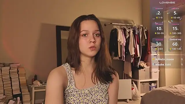 Addelin Moon online show from November 22, 2025, 7:24 pm