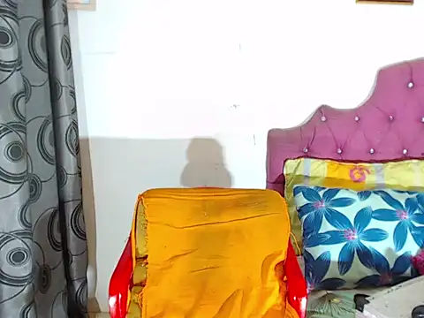 KandyHot  online show from December 7, 2024, 2:09 am