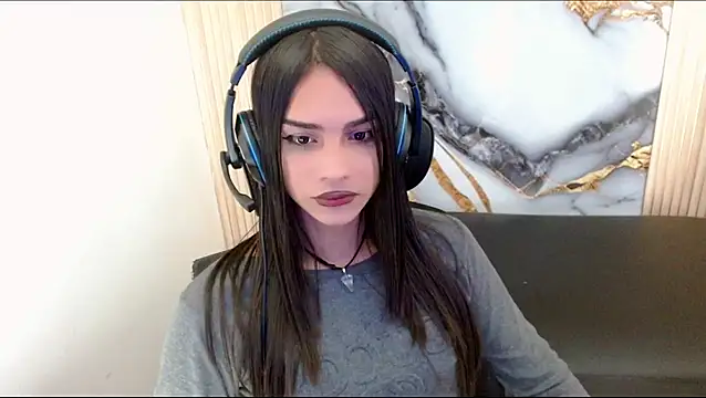 Dollbehavior  online show from September 12, 2025, 4:01 am