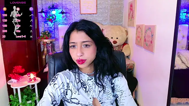 REDHOTTER  online show from September 26, 2025, 8:02 pm