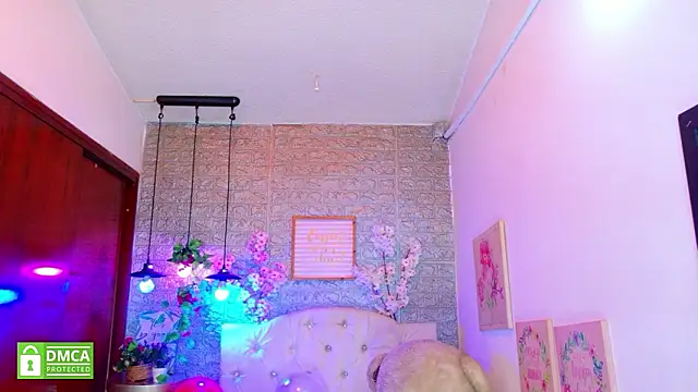 REDHOTTER  online show from February 13, 2026, 7:43 pm