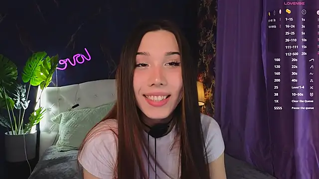 Kaia Sunshine Mia online show from February 28, 2025, 4:20 pm