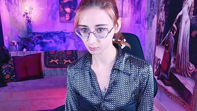 Snapshot of Orianna_Fox chatting on March 21, 2025, 4:28 am Orianna Fox online show from March 21, 2025, 4:28 am