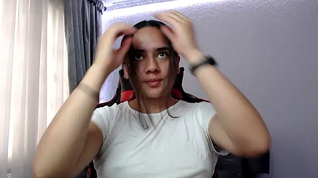 Lexyevans online show from December 3, 2024, 7:22 pm