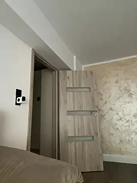 AllysonK online show from February 6, 2025, 12:37 pm