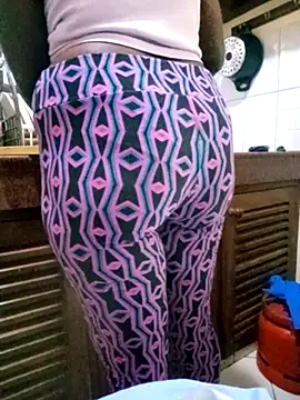 zainabsmile online show from October 11, 2025, 3:21 pm