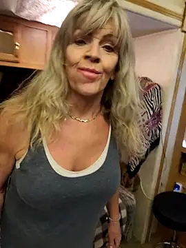 annika lately online show from September 22, 2025, 2:13 am