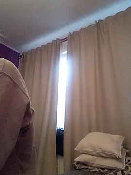 BritneyHudson online show from November 27, 2025, 6:15 am