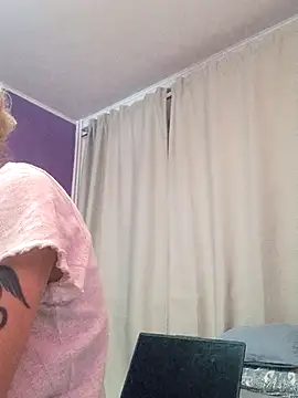 BritneyHudson online show from December 2, 2025, 5:19 pm