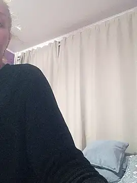 BritneyHudson online show from December 4, 2025, 8:34 am