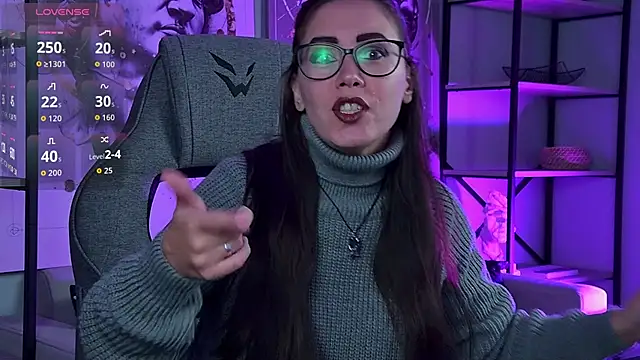 Snapshot of RitaSonnet chatting on October 5, 2025, 8:45 am RitaSonnet online show from October 5, 2025, 8:45 am