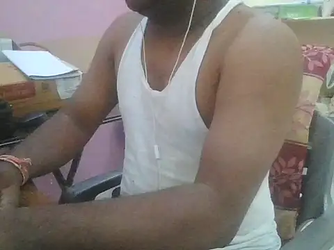 Snapshot of ITGuyhyd chatting on February 4, 2026, 8:42 am ITGuyhyd online show from February 4, 2026, 8:42 am