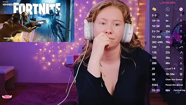D0nna  online show from June 8, 2026, 1:28 am