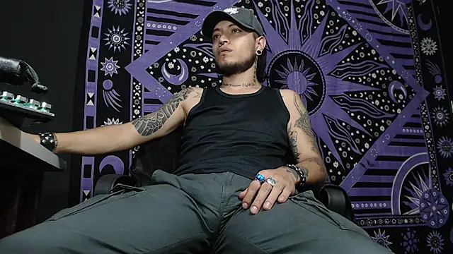 Dicaprioo  online show from February 5, 2025, 12:10 am