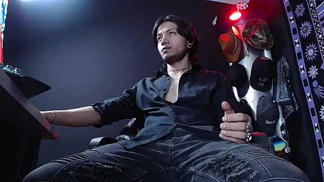 Dicaprioo  online show from March 5, 2025, 7:06 pm