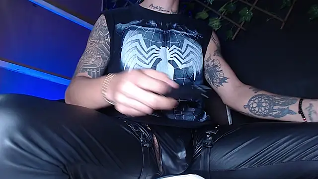 Dicaprioo  online show from October 11, 2025, 5:39 am