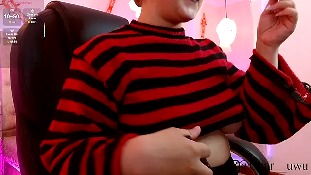 Charlotte Jones   online show from October 25, 2025, 11:29 am