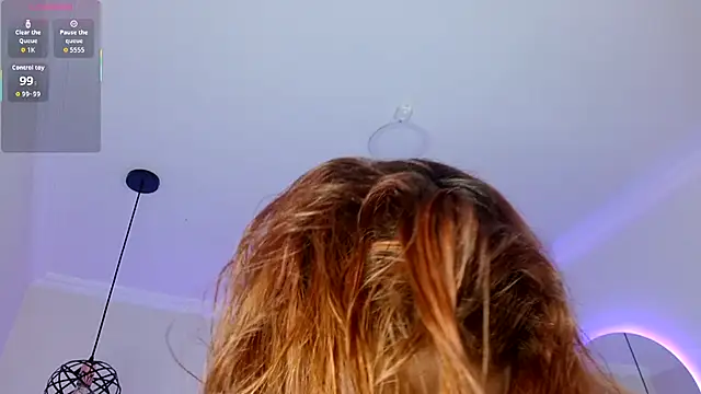 Charlotte Jones   online show from December 20, 2025, 11:39 am