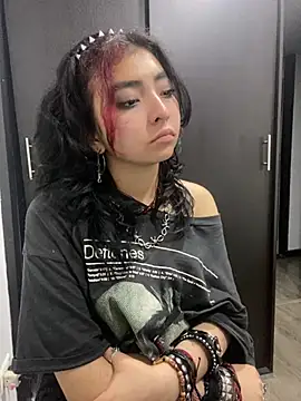 Snapshot of _Gothiccbitch_ chatting on December 17, 2024, 10:44 am  Gothiccbitch  online show from December 17, 2024, 10:44 am