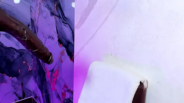 kristal blond online show from March 22, 2026, 4:05 am