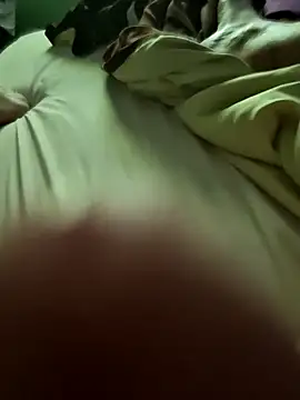 Szeltolo001 online show from September 18, 2025, 7:16 pm