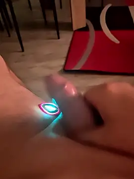 Szeltolo001 online show from January 13, 2026, 2:39 am