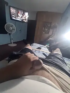 GILBERTHOR92 online show from February 6, 2026, 4:06 am