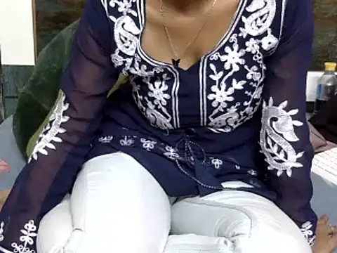 momo lov online show from December 21, 2024, 8:50 am