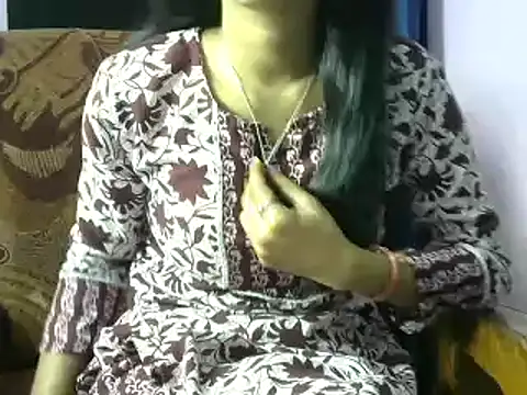 momo lov online show from January 23, 2025, 5:24 am