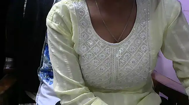 momo lov online show from February 12, 2025, 10:56 am