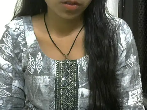 momo lov online show from September 29, 2025, 5:12 am