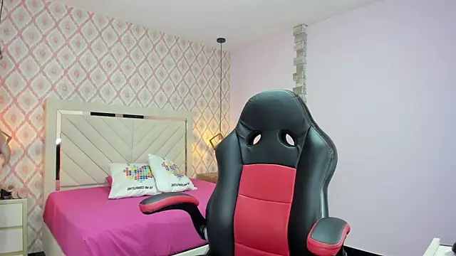 Snapshot of delilaquinn chatting on January 23, 2025, 7:18 pm delilaquinn online show from January 23, 2025, 7:18 pm