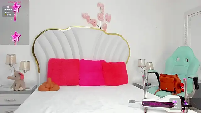 CahitlinBell online show from February 28, 2025, 6:32 am