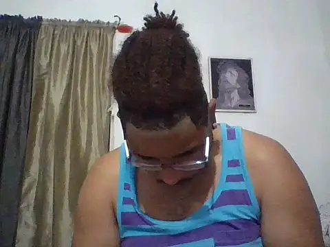 Snapshot of Dj-yefri-pauta chatting on May 29, 2026, 11:03 pm Dj-yefri-pauta online show from May 29, 2026, 11:03 pm